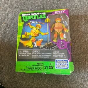 Mattel Teenage Mutant Ninja Turtles Mikey Streetlamp Slam Action Figure Set new
